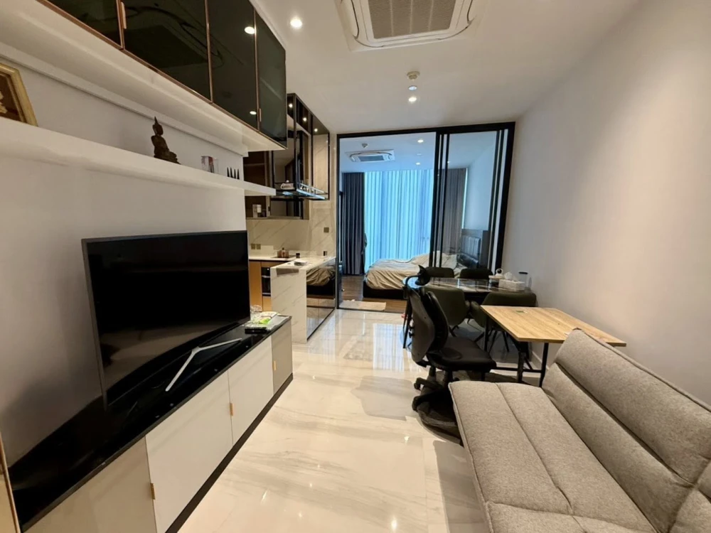 Luxury condo for rent, Supalai Icon Sathorn (on Sathorn Road), fully furnished and ready to move in. Complete with furniture and appliances.