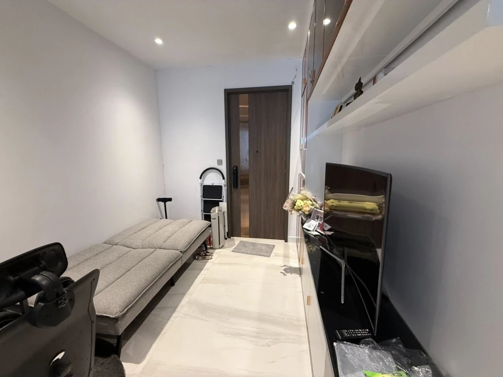 Luxury condo for rent, Supalai Icon Sathorn (on Sathorn Road), fully furnished and ready to move in. Complete with furniture and appliances.