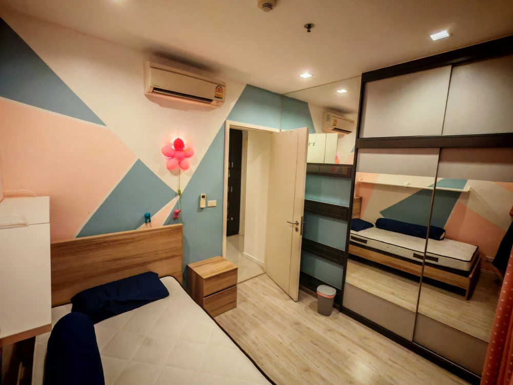 Luxury river view condo for rent, Star View, decorated with gorgeous wallpaper and fully equipped with amenities! Reserve now!!