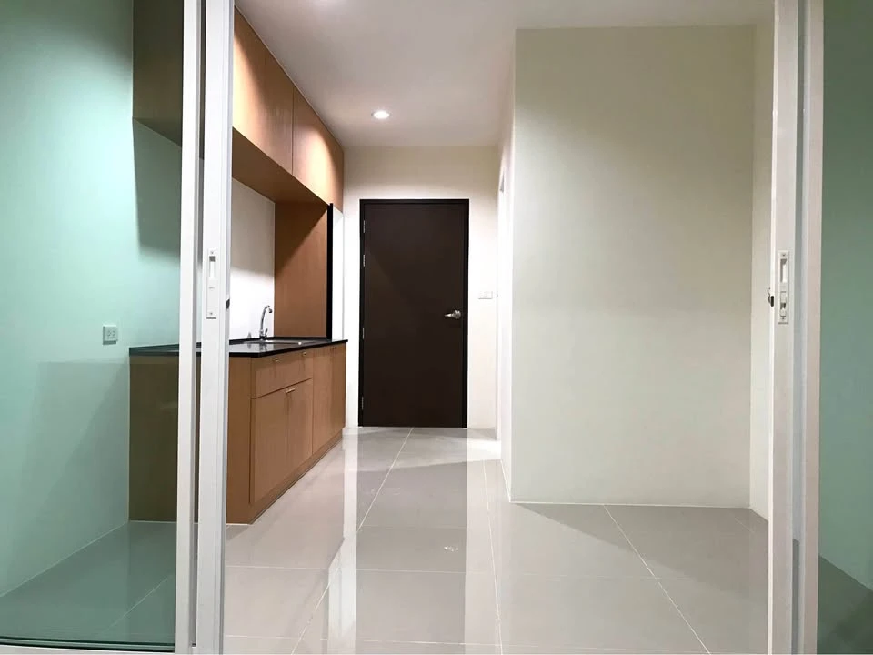 Condo for rent: Asakan Place Srinakarin, 25th floor, city view, affordable price, you definitely shouldn't miss it.