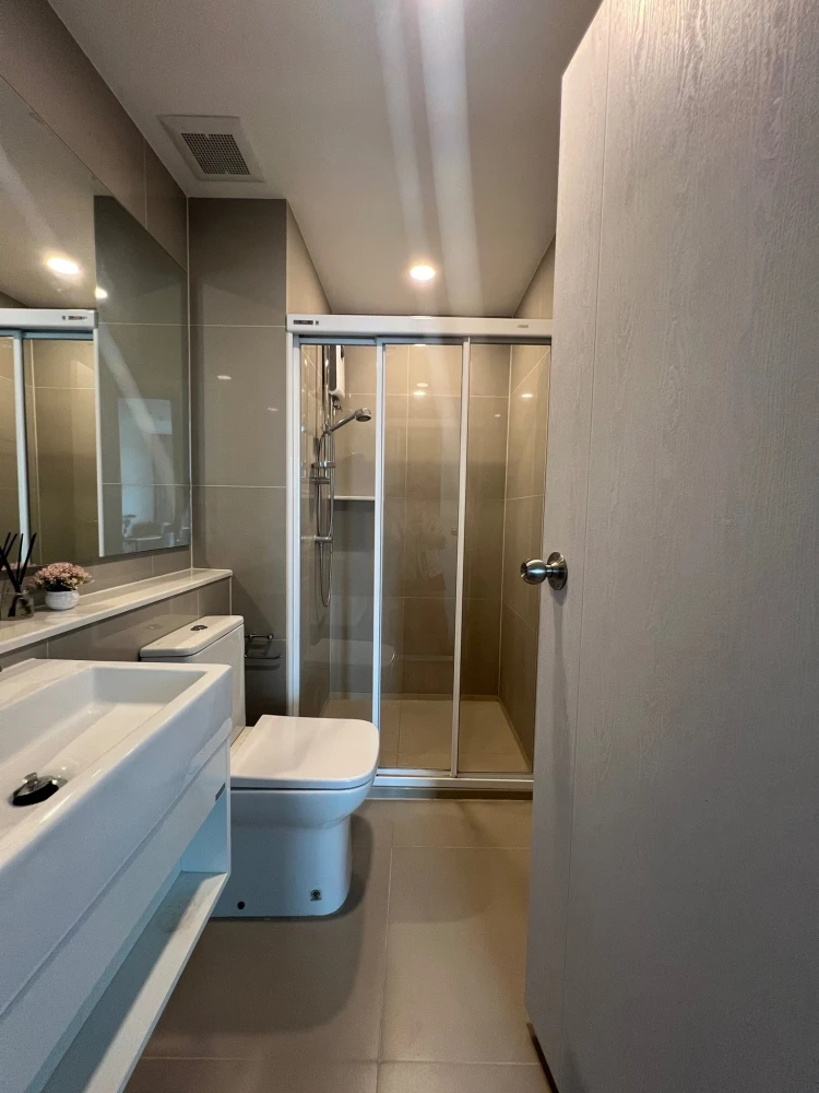 Condo for rent, Denim Chatuchak. The unit is partitioned into separate, well-defined zones. Come and reserve yours now! Don't miss out!