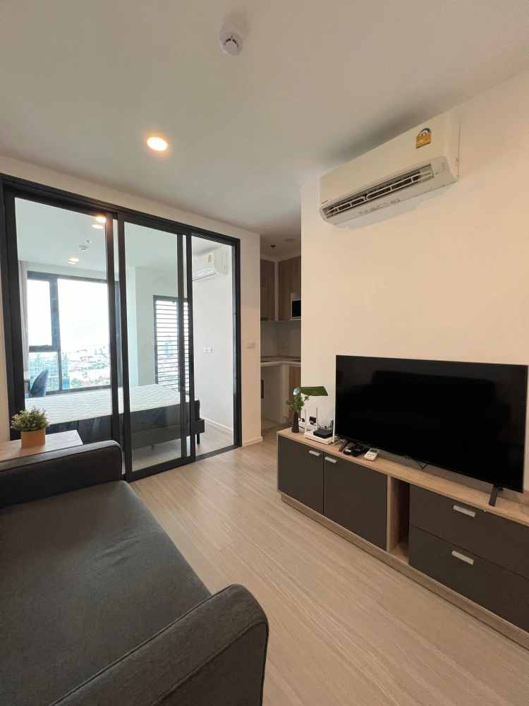 Condo for rent, Denim Chatuchak. The unit is partitioned into separate, well-defined zones. Come and reserve yours now! Don't miss out!