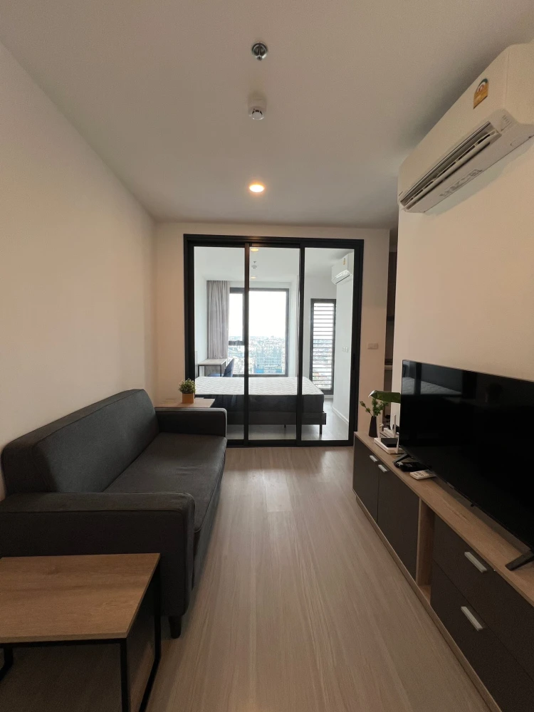 Condo for rent, Denim Chatuchak. The unit is partitioned into separate, well-defined zones. Come and reserve yours now! Don't miss out!