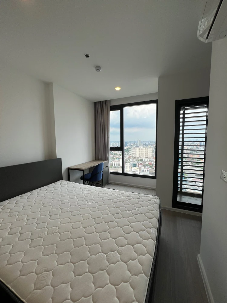 Condo for rent, Denim Chatuchak. The unit is partitioned into separate, well-defined zones. Come and reserve yours now! Don't miss out!
