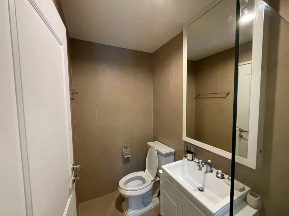 For rent: Condolette Dwell Sukhumvit 26, ready to move in, fully furnished, just bring your bags and move in.