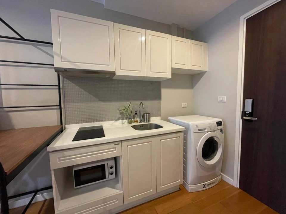 For rent: Condolette Dwell Sukhumvit 26, ready to move in, fully furnished, just bring your bags and move in.