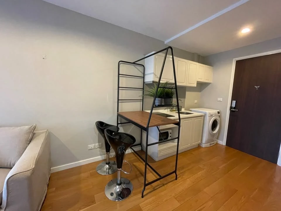 For rent: Condolette Dwell Sukhumvit 26, ready to move in, fully furnished, just bring your bags and move in.