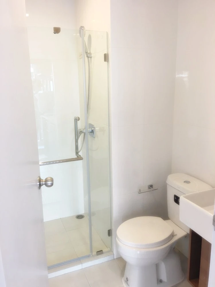 For rent!! Condolette Pixel Sathorn, 5th floor, corner room, swimming pool view, beautiful room, good price, fully furnished, hurry up and book now!!