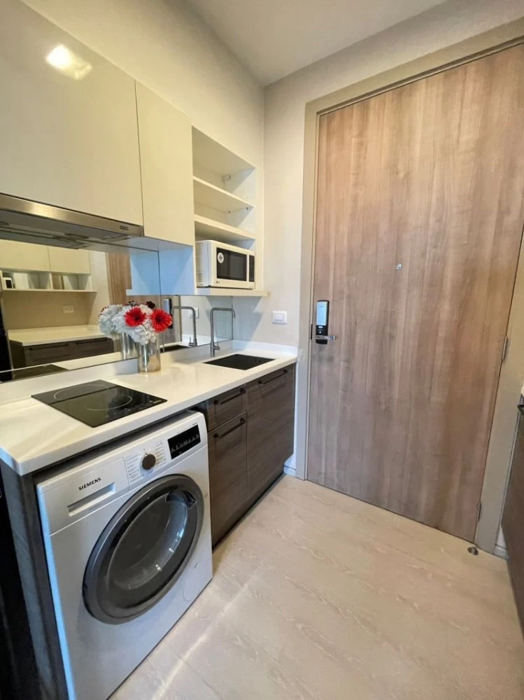 For rent: Condolette Midst Rama 9, ready to move in, fully furnished, complete with electrical appliances. Hurry and reserve now!