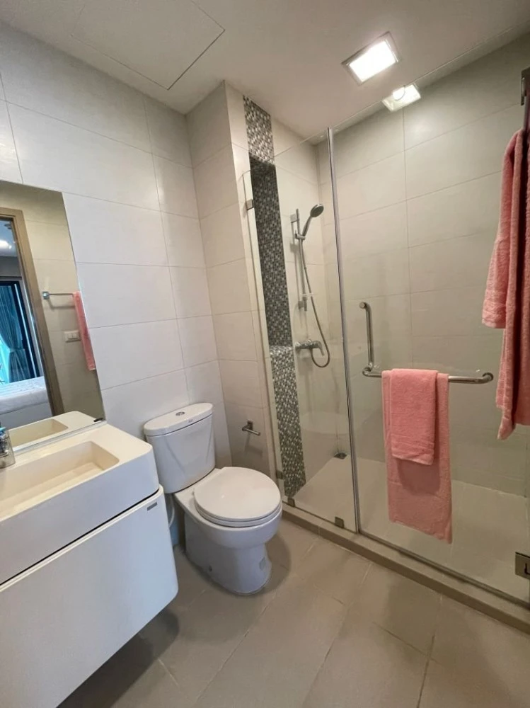 For rent: Condolette Midst Rama 9, ready to move in, fully furnished, complete with electrical appliances. Hurry and reserve now!