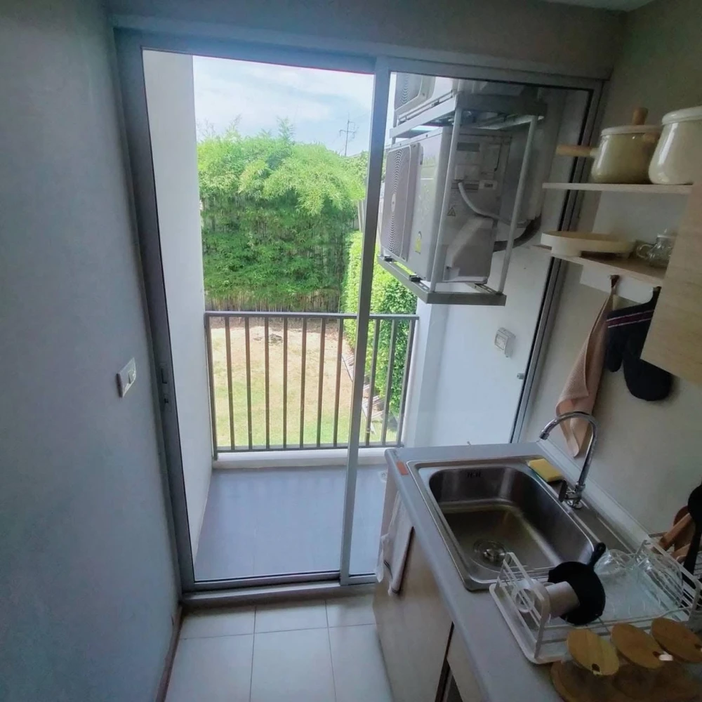 For rent: Sena Kit Condo Bangna Km. 29, decorated room, nice to live in, complete with furniture and electrical appliances. Hurry and reserve now.