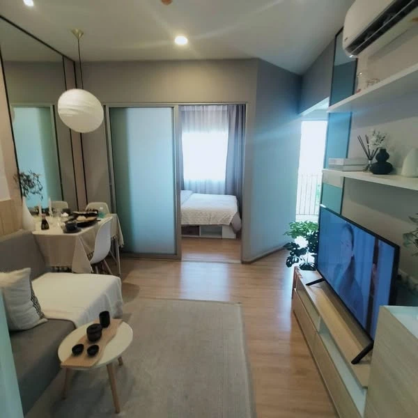 For rent: Sena Kit Condo Bangna Km. 29, decorated room, nice to live in, complete with furniture and electrical appliances. Hurry and reserve now.