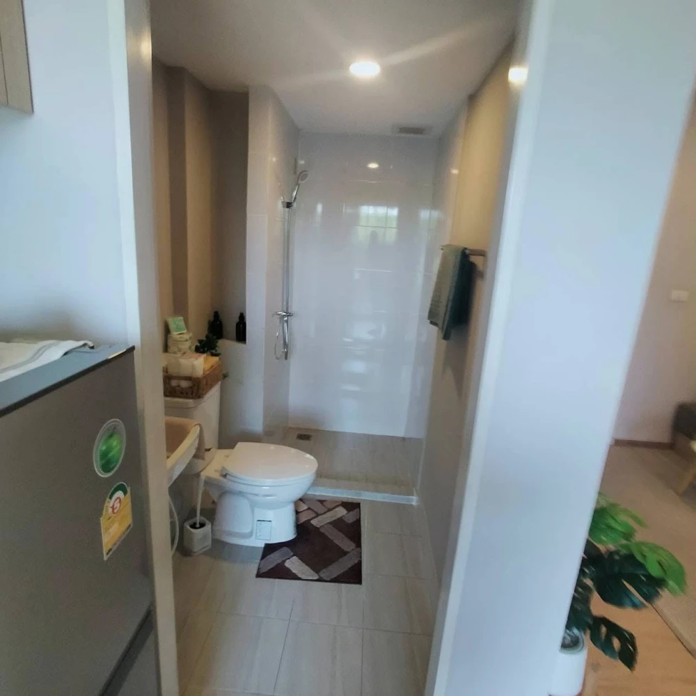 For rent: Sena Kit Condo Bangna Km. 29, decorated room, nice to live in, complete with furniture and electrical appliances. Hurry and reserve now.