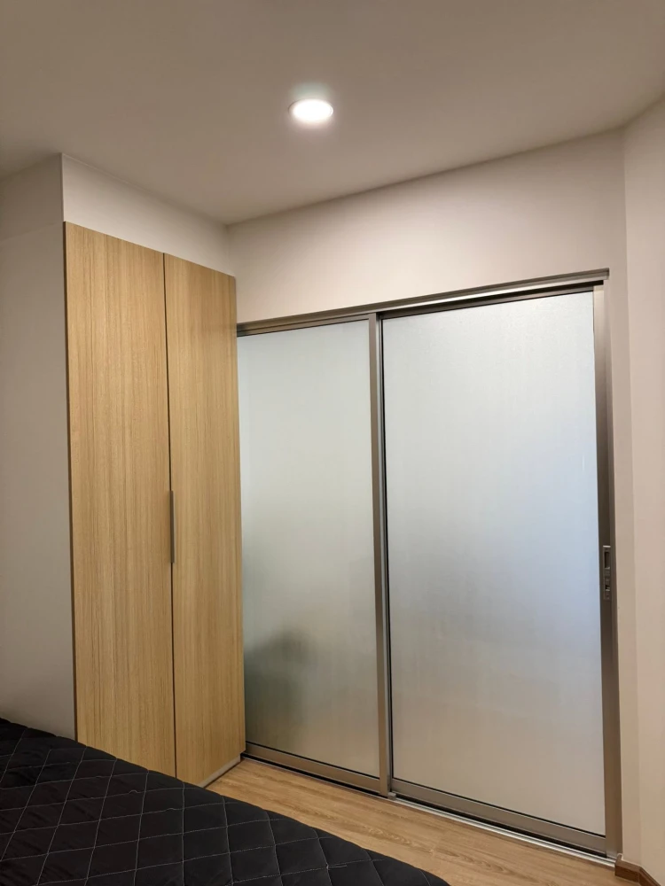 For rent: Sena Kit Theparak - Bang Bo Condo, Phase 2. Rooms are clearly partitioned. Amazing price! Book now! Don't wait!