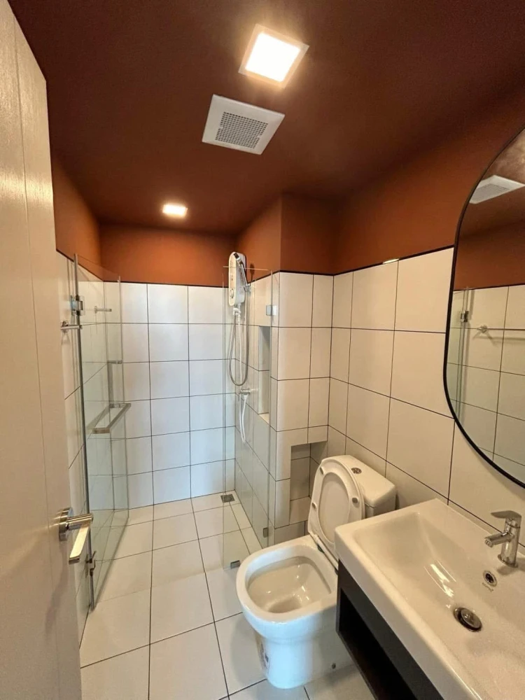 Condo for rent, Chapter One All Ramintra, clearly separated rooms, reasonable price, complete here, hurry and book now.