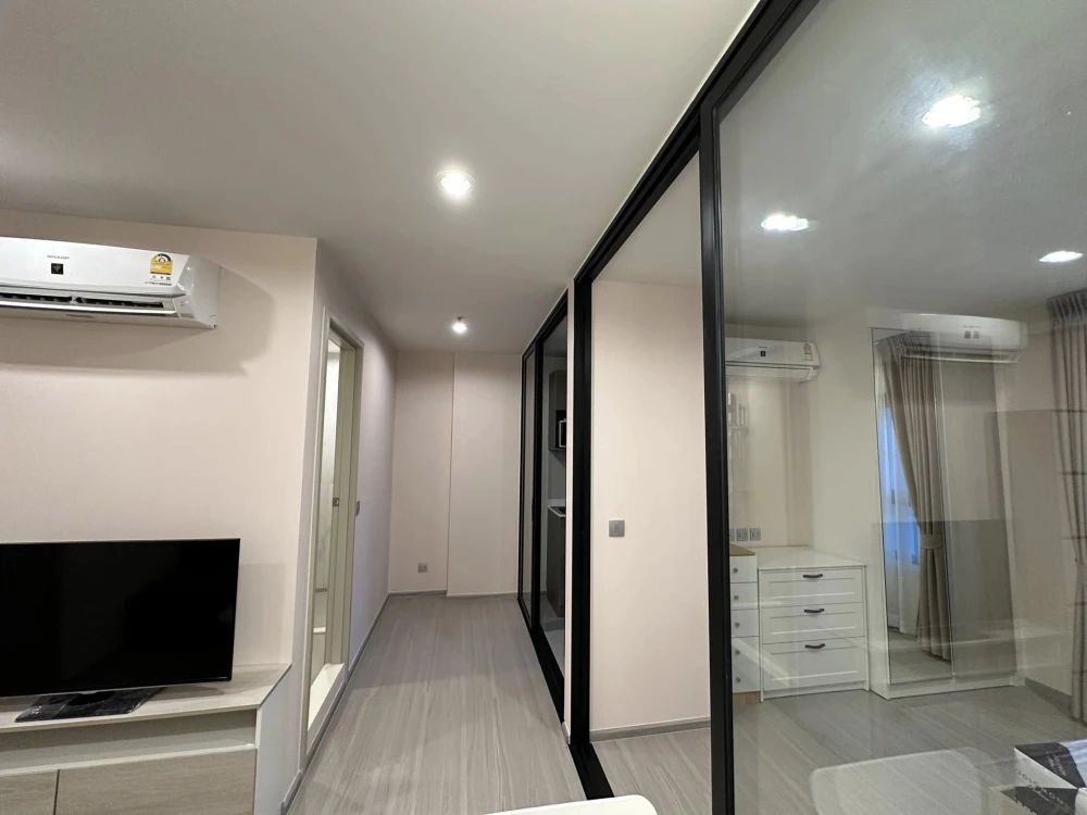For rent: Condo Aspire Erawan Prime, well-separated rooms, great price, come and reserve today.