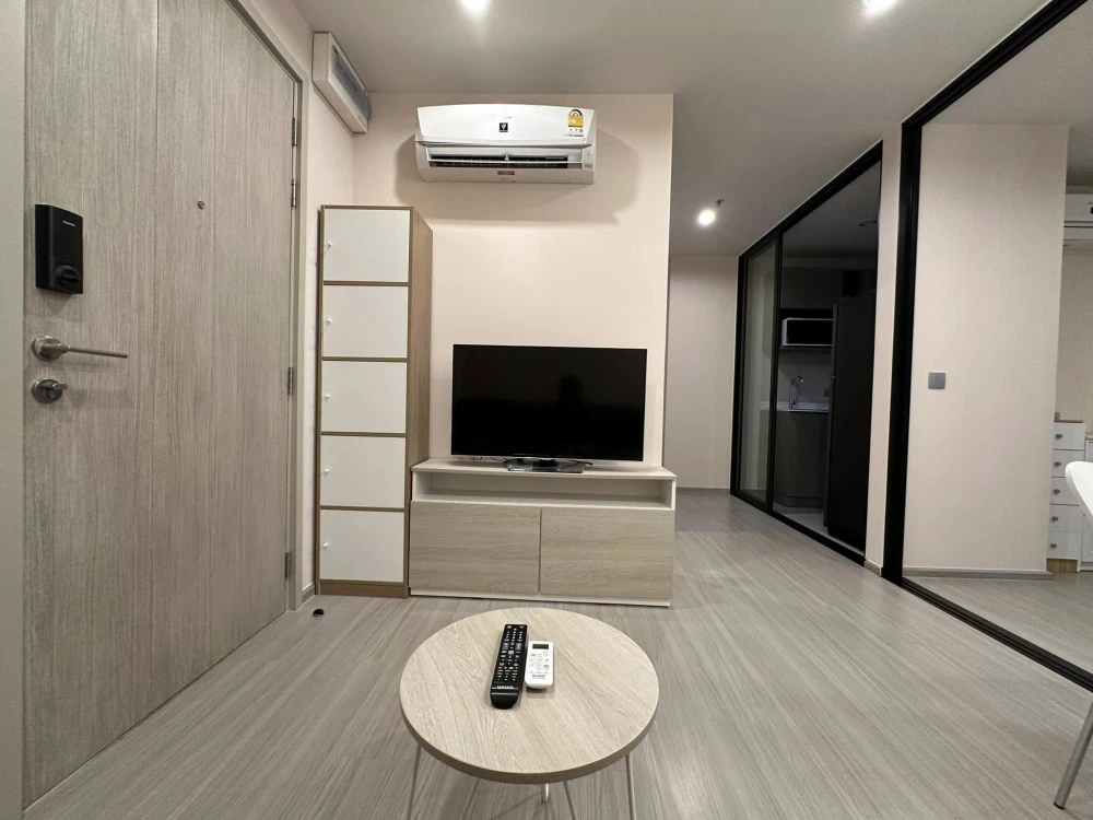 For rent: Condo Aspire Erawan Prime, well-separated rooms, great price, come and reserve today.