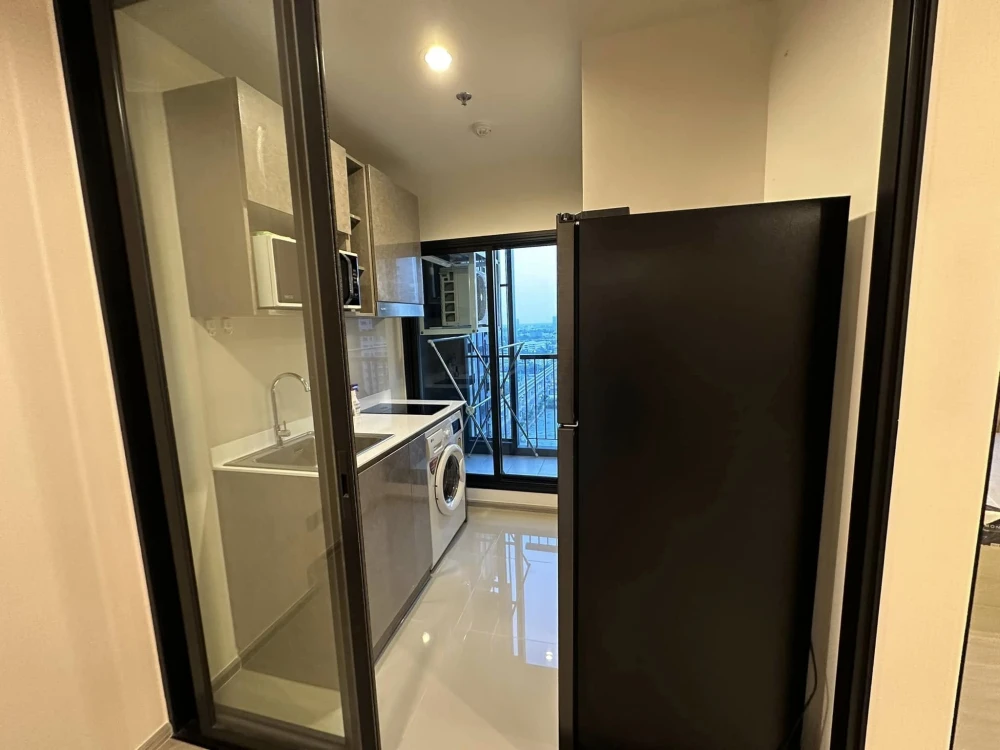 For rent: Condo Aspire Erawan Prime, well-separated rooms, great price, come and reserve today.