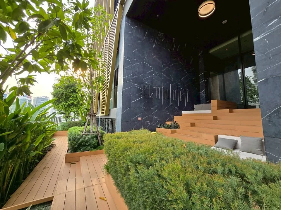 Condo for rent, Noble State Sukhumvit 39, wide-angle room, comfortable, north and east, no blocked view, book now before you miss out!