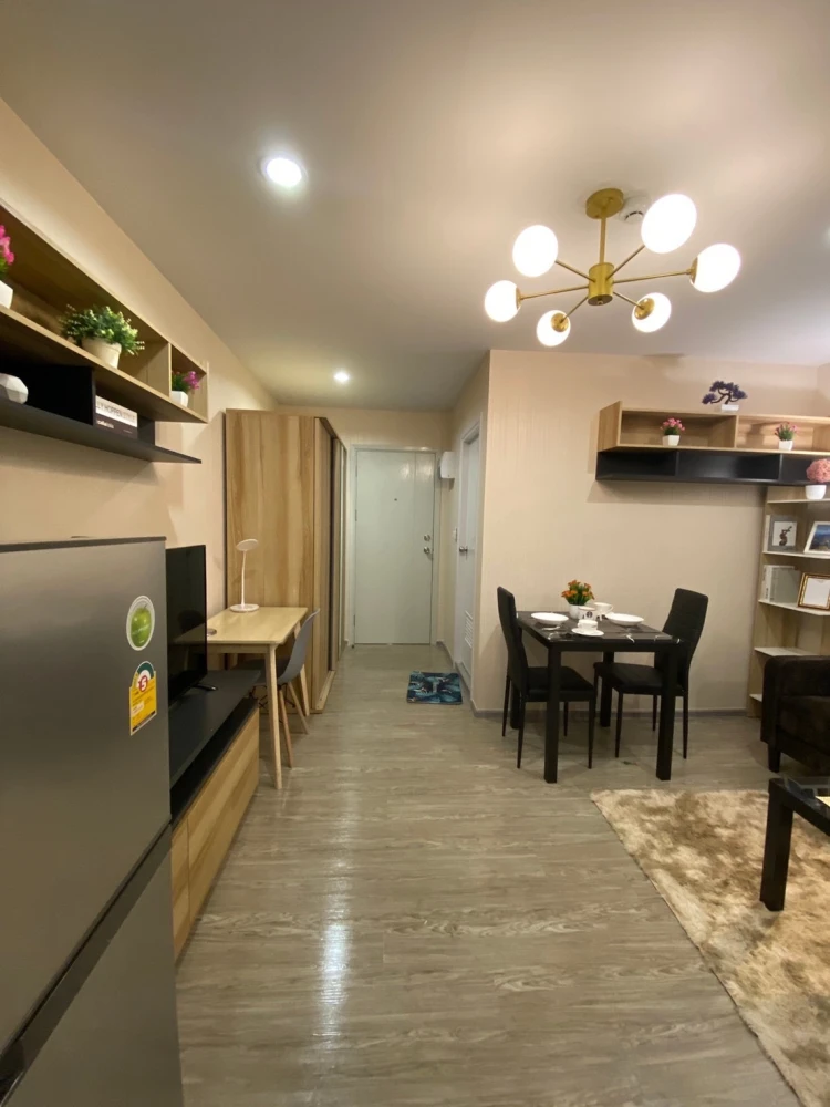For rent, new condo, Reach Phaholyothin, 52 nice rooms, cute price, easy to travel, don't wait, book now.