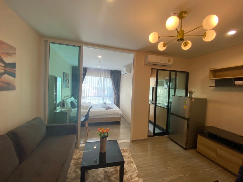 For rent, new condo, Reach Phaholyothin, 52 nice rooms, cute price, easy to travel, don't wait, book now.