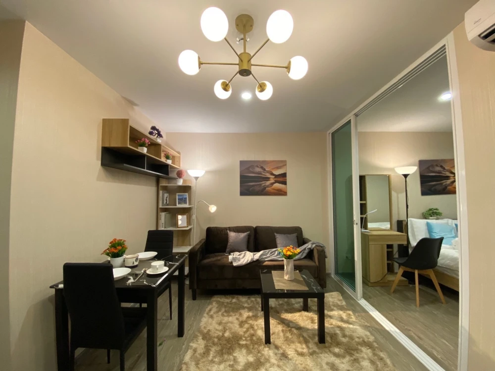 For rent, new condo, Reach Phaholyothin, 52 nice rooms, cute price, easy to travel, don't wait, book now.