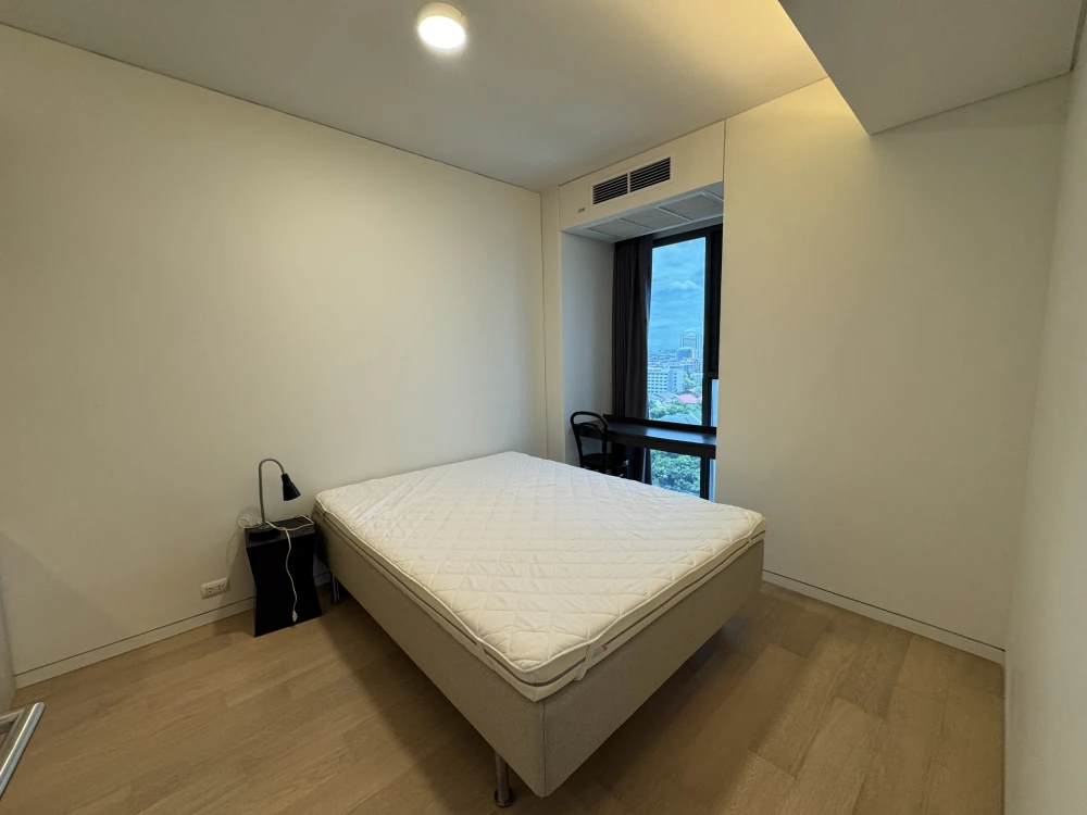 Condo for rent at Siamese Ratchakru, 2 bedrooms, 2 bathrooms, 12th floor, just the right height, great price, come reserve now, don't miss out!