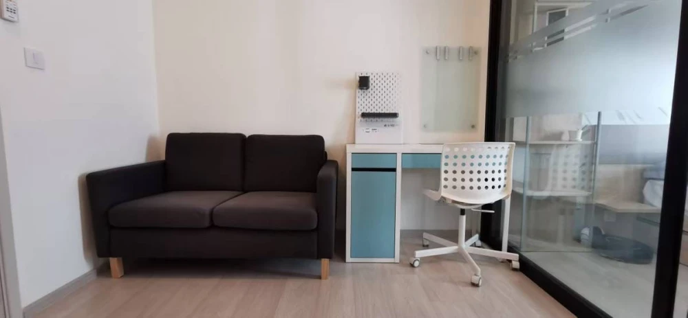 For rent!! Life Asoke Condo, Building N, 16th floor, beautifully decorated, great price, ready to move in! Reserve now!!