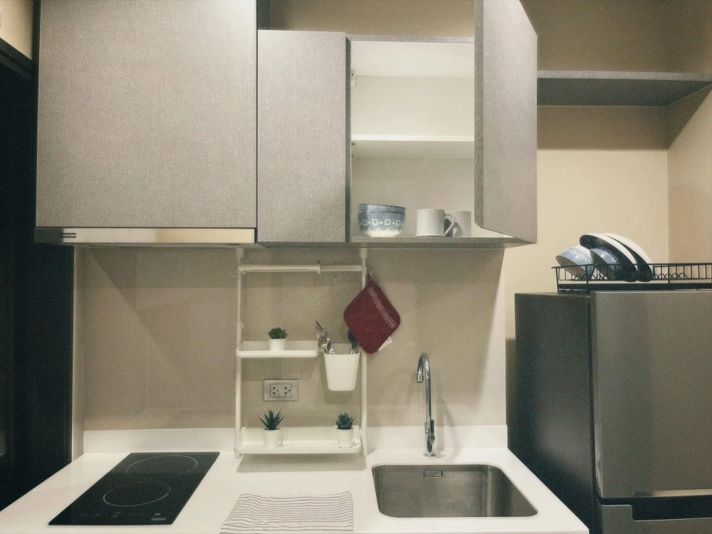 For rent: Condo Life Asoke Hype, studio room, 35th floor, high view, complete here, just come with your belongings and you can move in.