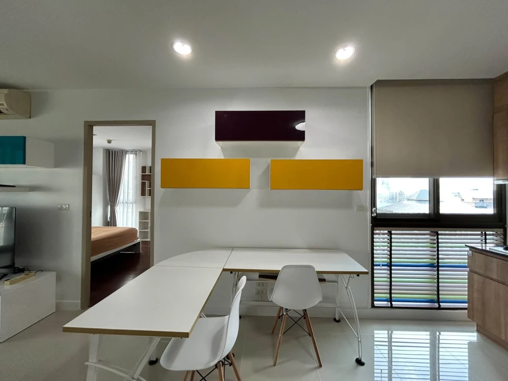 For Rent: Ideo Sathorn-Taksin Condo. Spacious and comfortable living with ample usable space and full amenities. Book now!