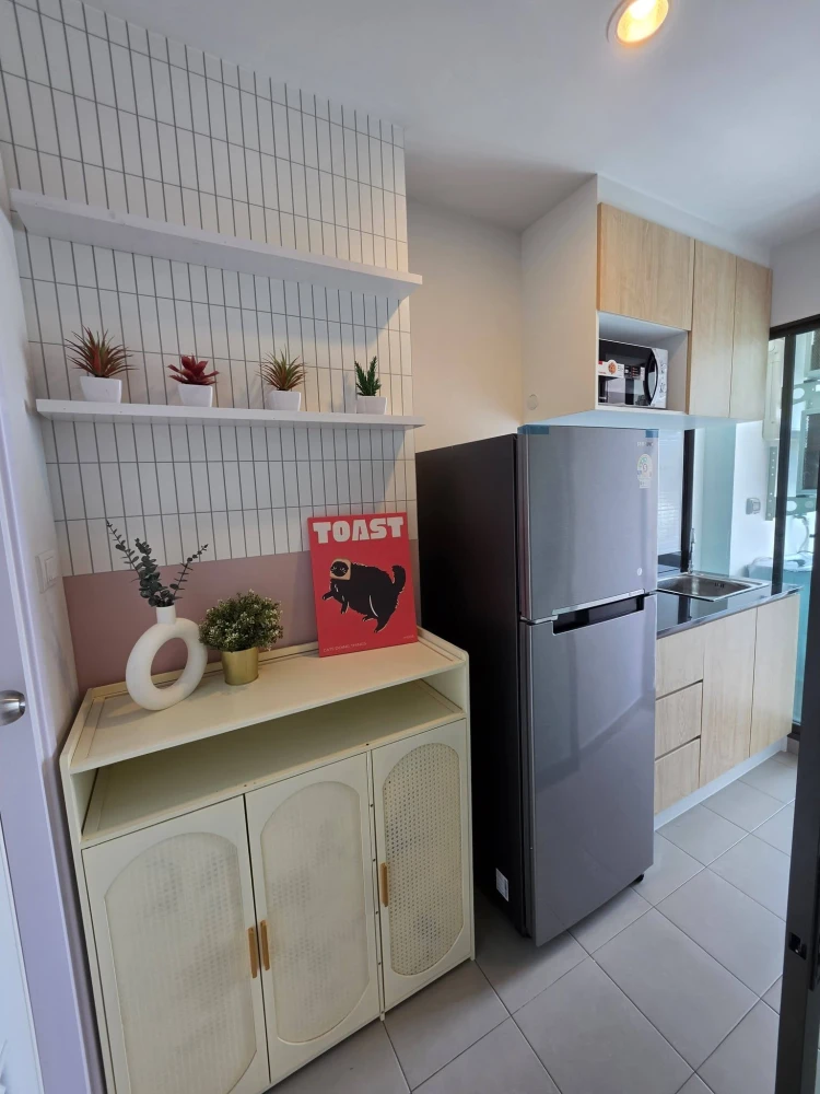 Condo for rent, Regent Home Wuttakat. Nicely decorated room with complete furniture and appliances. Ready to move in. Book now!