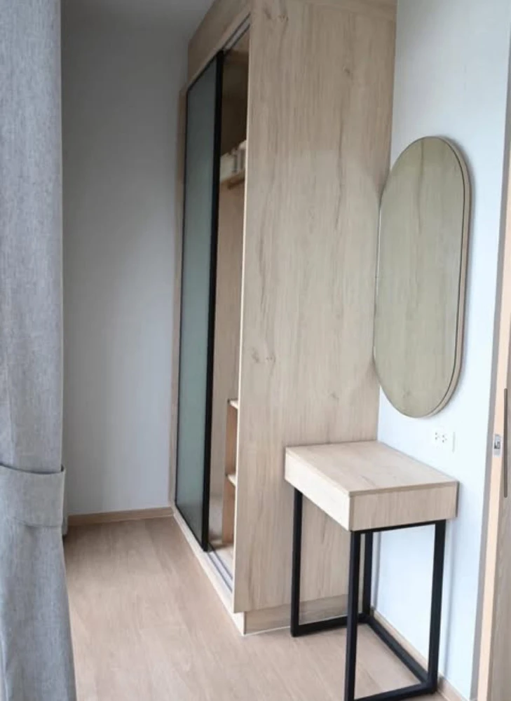 For rent: Common TU, 18th floor, high floor, corner room, comes with complete decoration. If interested, reserve now before you miss out.