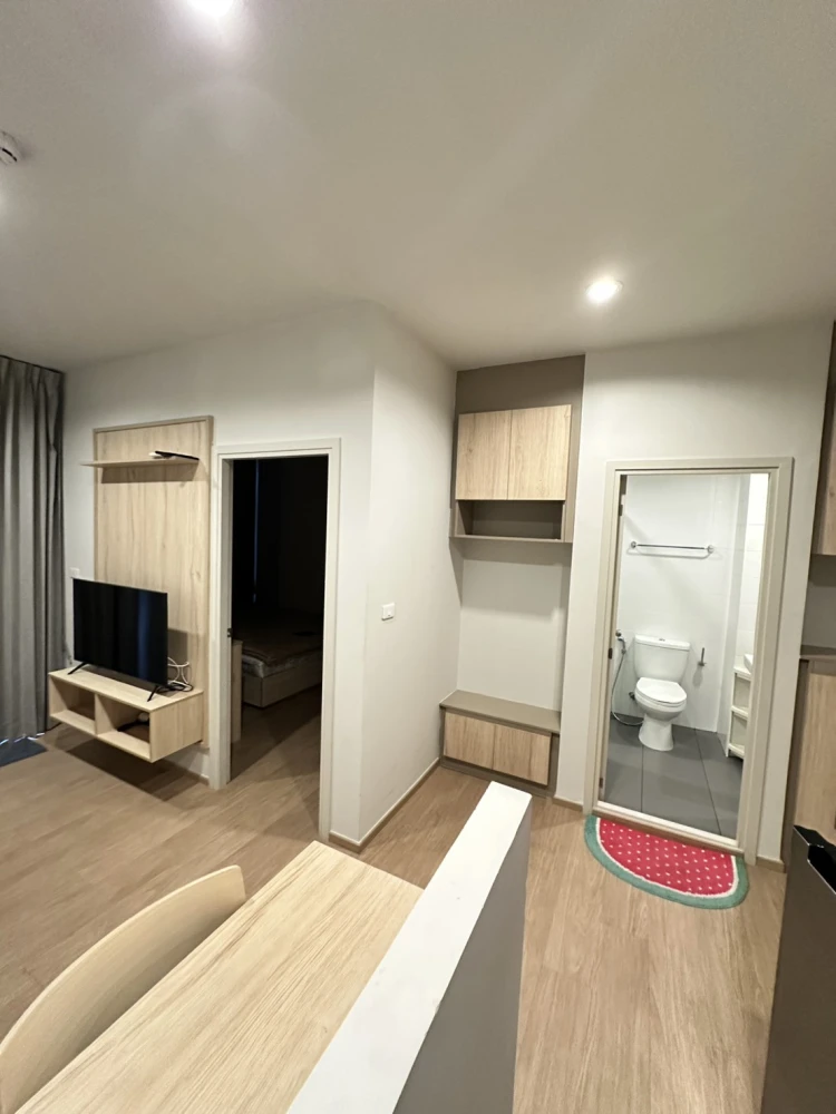 For rent, Common TU, 19th floor, high floor, fully furnished, ready to move in immediately. If interested, hurry and reserve now. Don't miss it.
