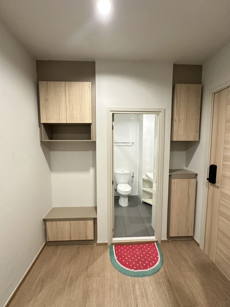 For rent, Common TU, 19th floor, high floor, fully furnished, ready to move in immediately. If interested, hurry and reserve now. Don't miss it.