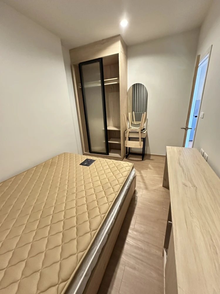 For rent, Common TU, 19th floor, high floor, fully furnished, ready to move in immediately. If interested, hurry and reserve now. Don't miss it.