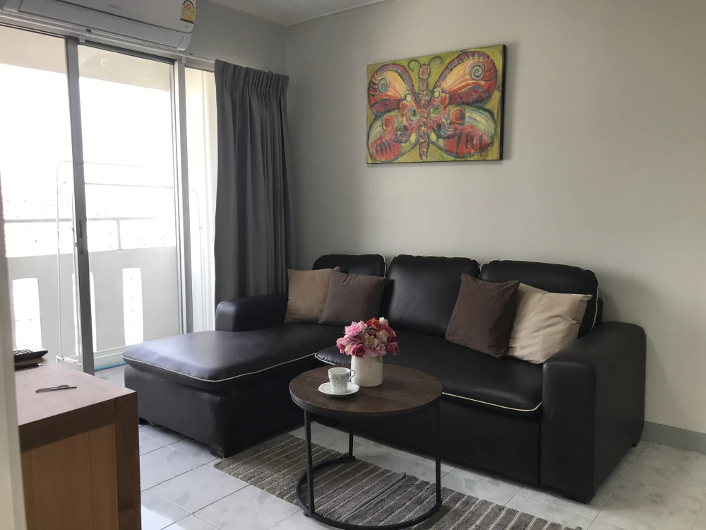 For rent: Commonwealth Condominium Pinklao, ready-to-move-in unit on a high floor, spacious and comfortable. Book now!