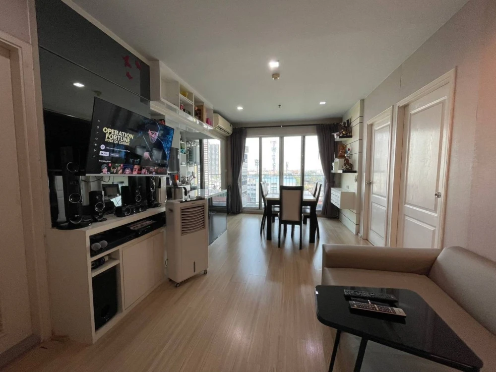 For rent: Casa Condo Ratchada-Ratchapruek, corner room, 2 bedrooms, 1 bathroom, with built-in furniture. Hurry and reserve now!