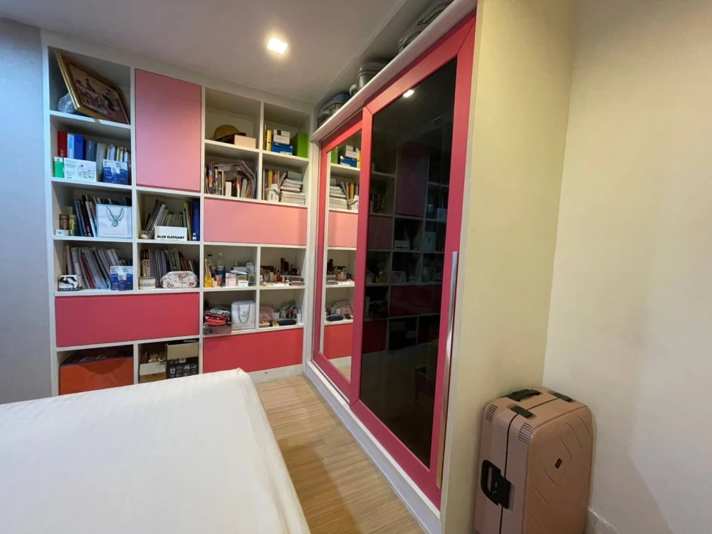 For rent: Casa Condo Ratchada-Ratchapruek, corner room, 2 bedrooms, 1 bathroom, with built-in furniture. Hurry and reserve now!