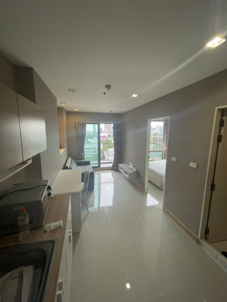 For rent, Casa Condo Asoke-Din Daeng, in the heart of the city, fully furnished, ready to move in, reasonable price, don't miss it!!