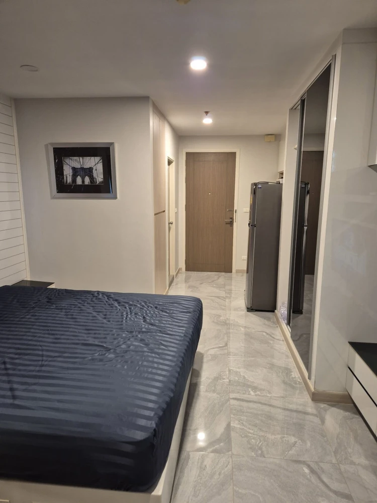 For rent: Casa Ratchada-Ratchaphruek, right next to BTS Talat Phlu station. 0 meters from the condo exit to the station! Ready to move in immediately.
