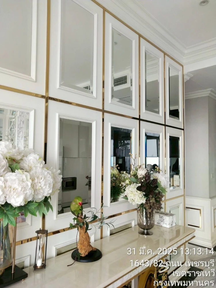For rent or sale:Q Asoke,penthouse room,very large,very high floor,decorated as luxuriously as a 5-star hotel. Book now and you won't be disappointed.