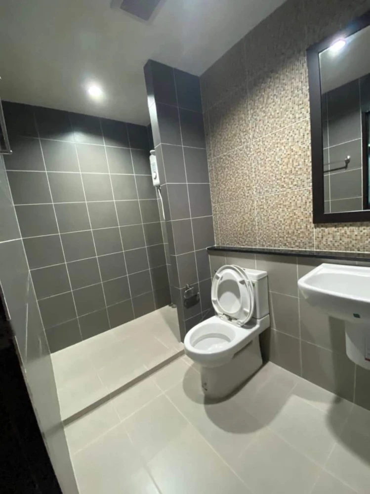 For rent: G Condo Sriracha, 6th floor, mountain view, fully furnished, nice to live in, book now, hurry!