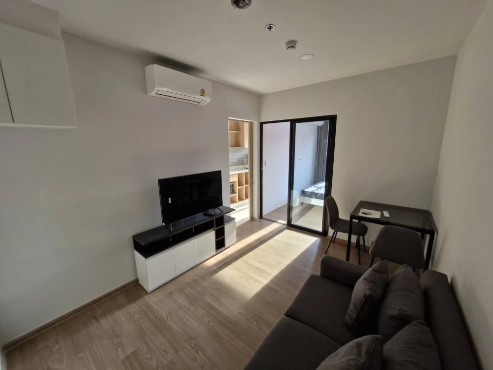 For rent: Chivathai Pinklao, simply decorated, fully furnished, ready to move in immediately, must reserve now.