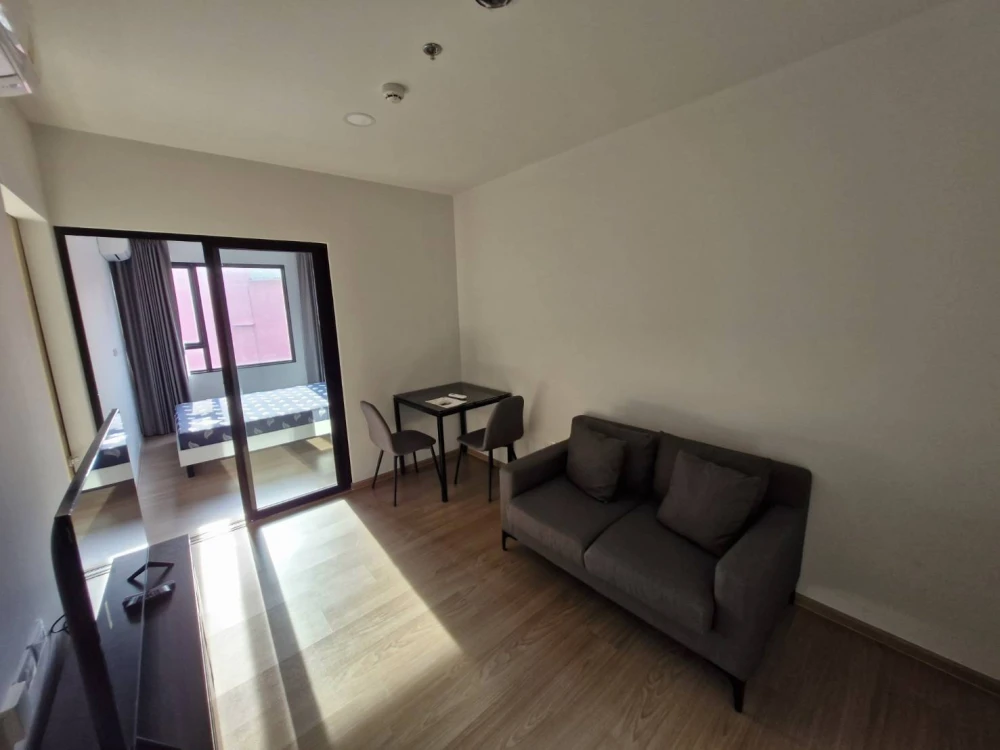 For rent: Chivathai Pinklao, simply decorated, fully furnished, ready to move in immediately, must reserve now.