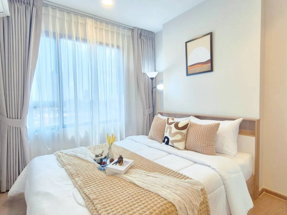 For rent: Chewathai Pinklao, high floor unit, comfortable living, fully furnished. Book now!