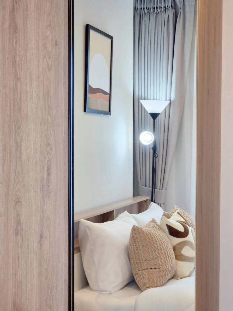 For rent: Chewathai Pinklao, high floor unit, comfortable living, fully furnished. Book now!