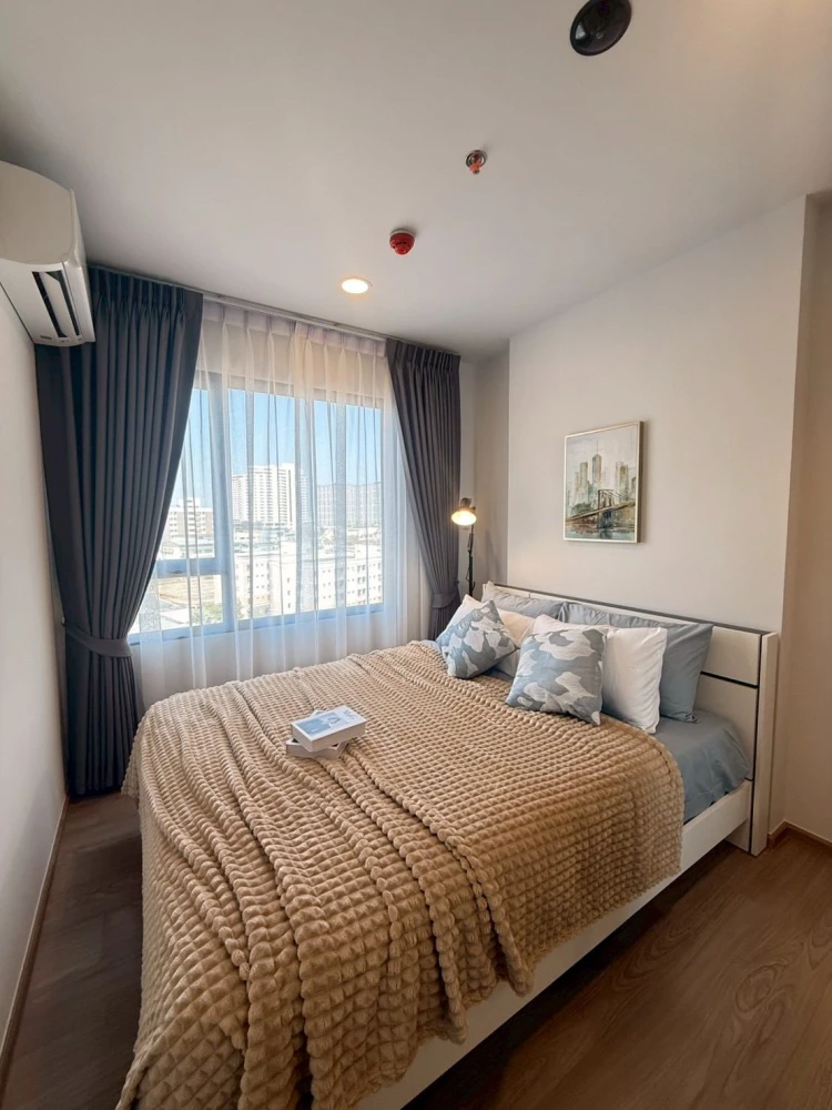 For rent: Chewathai Pinklao. Nice room, fully furnished, complete amenities. Book now!