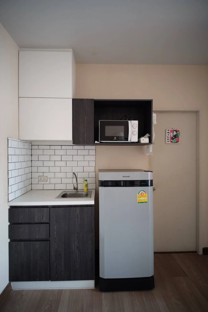 For rent: Chewathai Ramkhamhaeng. Room on the 6th floor. Fully furnished and equipped. Just bring your bags and move in.