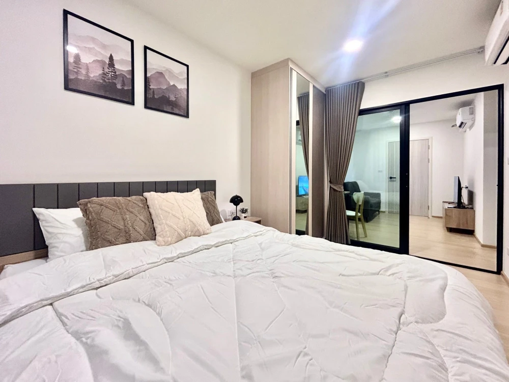 For rent: Chewathai Hallmark Ladprao-Chokchai 4. Fully furnished with appliances, ready to move in immediately. No need to buy anything extra.