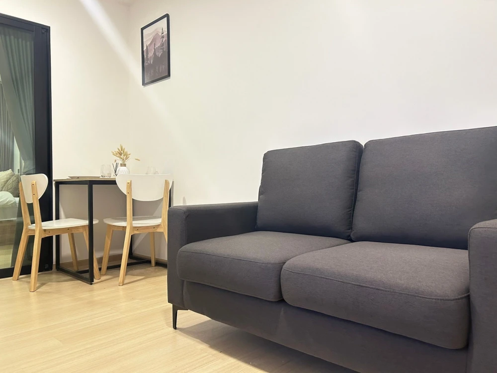 For rent: Chewathai Hallmark Ladprao-Chokchai 4. Fully furnished with appliances, ready to move in immediately. No need to buy anything extra.